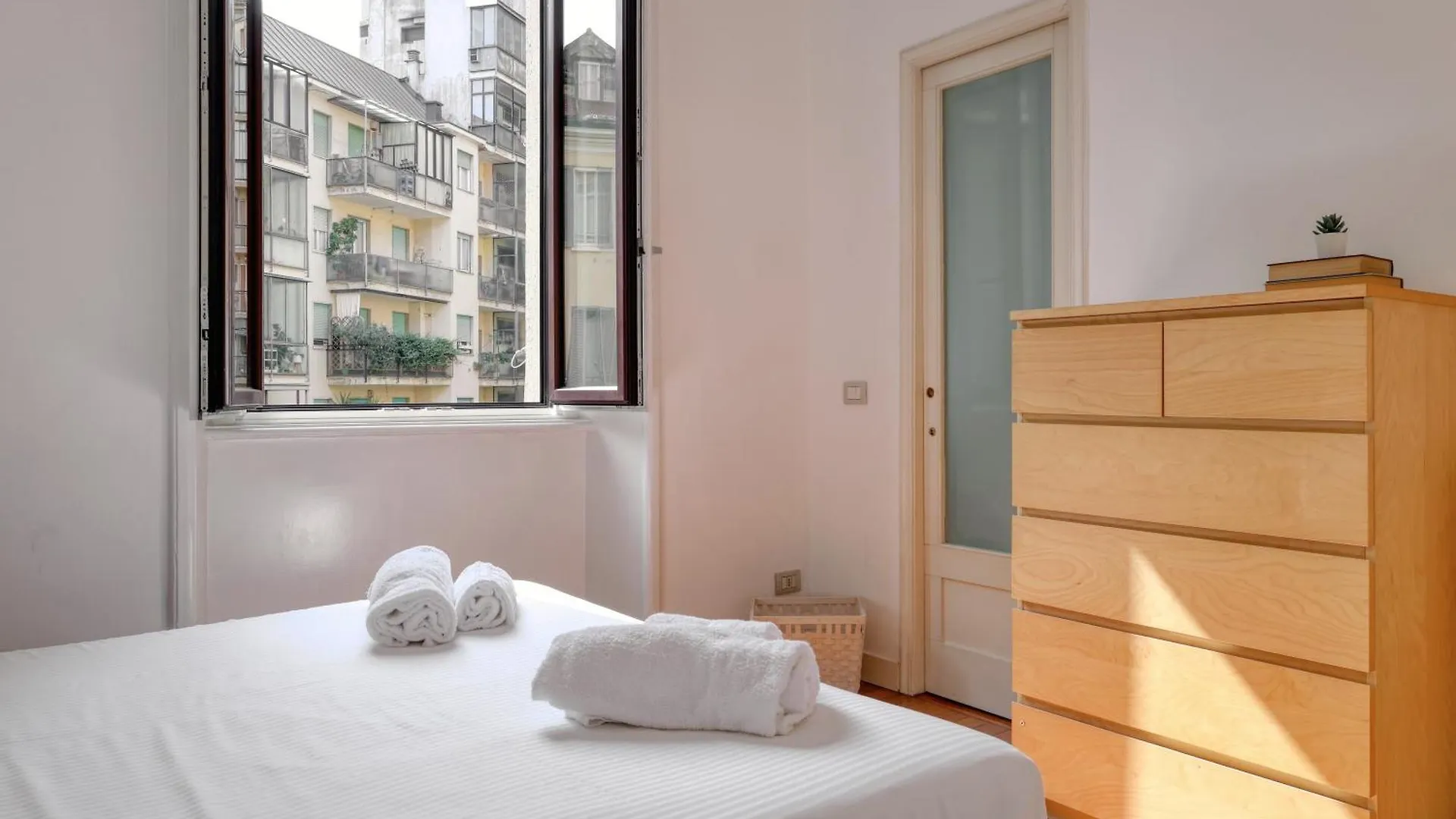 Joivy Warm & Airy Flat Near The City Centre Milan 0*,