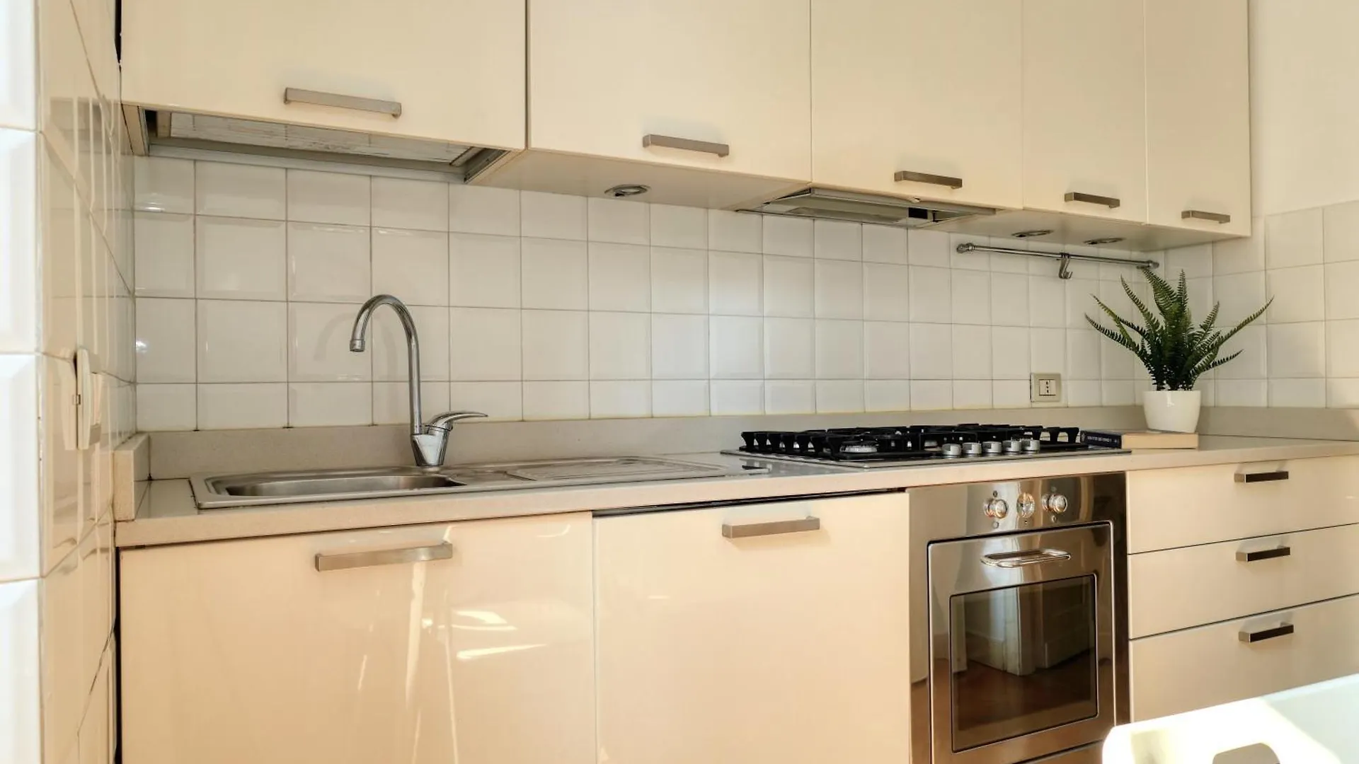 Apartment Joivy Warm & Airy Flat Near The City Centre Milan Italy