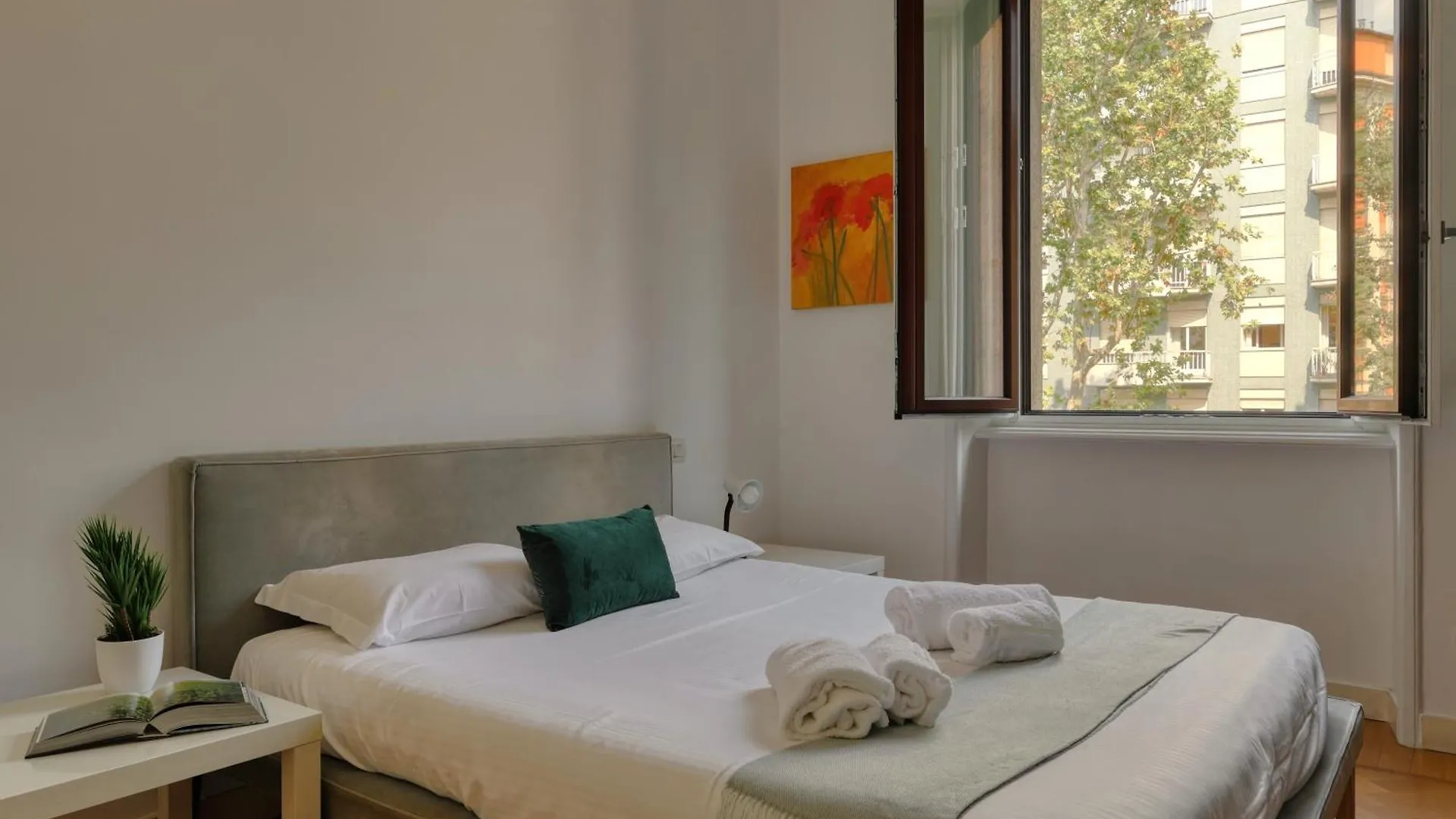 Apartment Joivy Warm & Airy Flat Near The City Centre Milan
