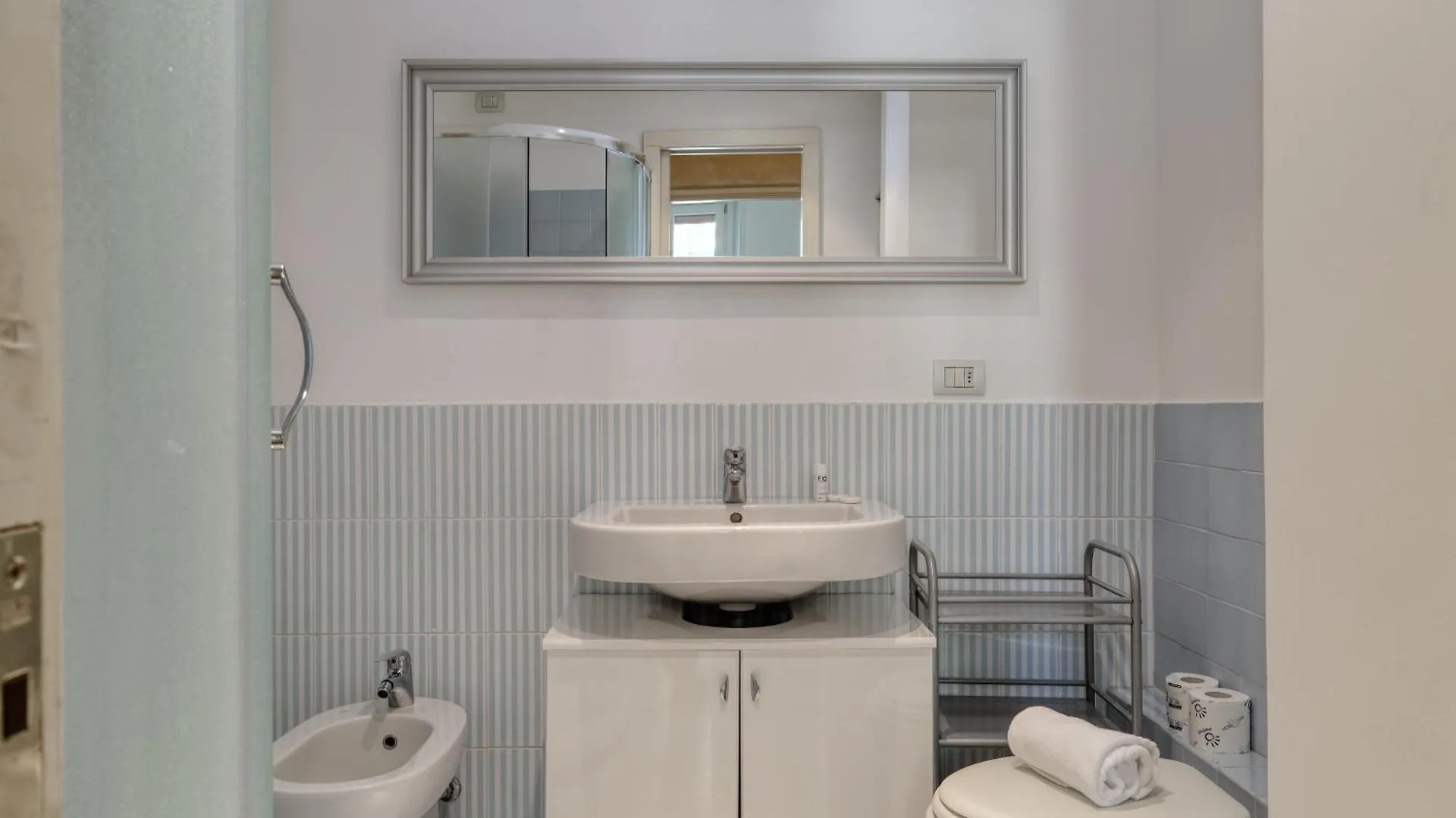 Appartement Joivy Warm & Airy Flat Near The City Centre Milaan