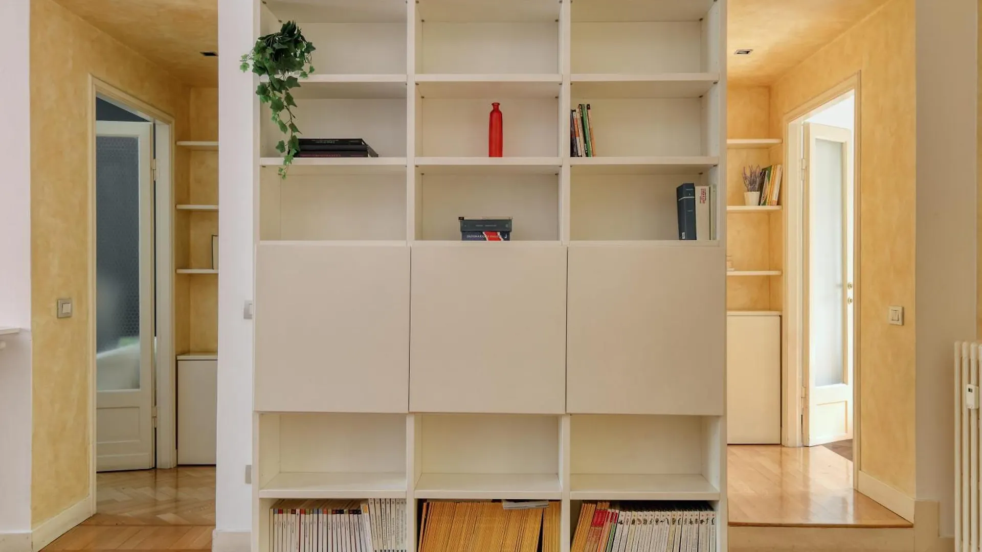 Joivy Warm & Airy Flat Near The City Centre Milan 0*,  Italy